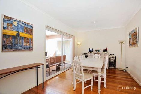 Property photo of 2 Sunlit Court Hampton East VIC 3188