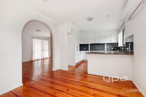 Property photo of 8 Clovelly Drive Craigieburn VIC 3064