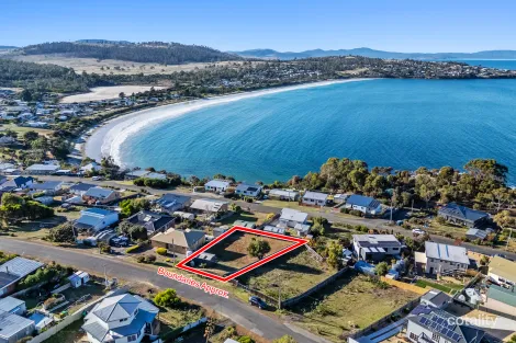 Property photo of 30 Sea Eagle Road Primrose Sands TAS 7173