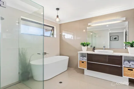 Property photo of 2/7 Peewee Place Burleigh Waters QLD 4220