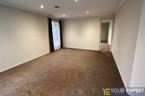 Property photo of 2 Stringy Bark Circuit Pakenham VIC 3810