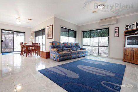 Property photo of 25 Stanley Crescent Brookfield VIC 3338