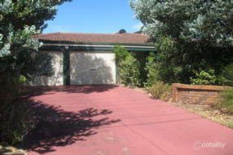 17 Golden Cres, High Wycombe, WA 6057