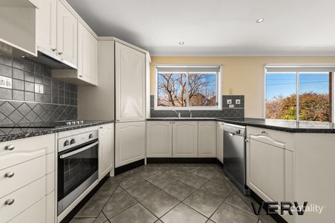 Property photo of 17 Degraves Crescent Wanniassa ACT 2903