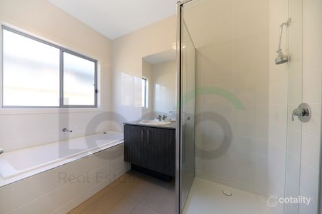 Property photo of 17 Hazelmere Avenue Eynesbury VIC 3338