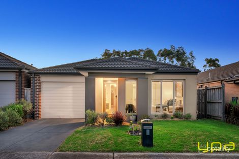8 Livida Cct, Lyndhurst, VIC 3975