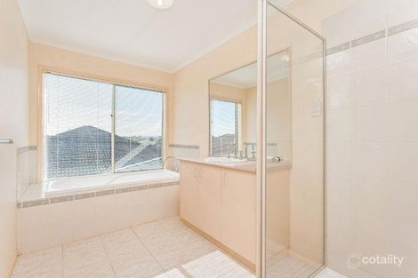 Property photo of 20 Ranfurlie Circuit Melton West VIC 3337