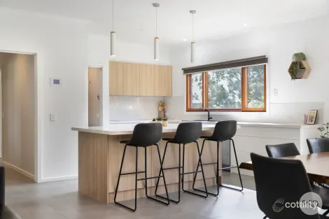 Property photo of 74 Taemore Close Haddon VIC 3351