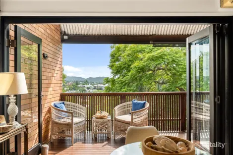 38 Wellington Rd, Red Hill, QLD 4059