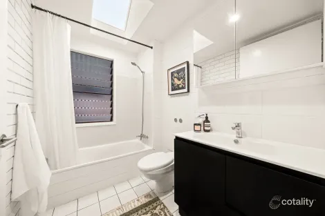 Property photo of 38 Wellington Road Red Hill QLD 4059