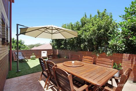 Property photo of 1/282 Cavendish Road Coorparoo QLD 4151