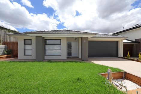 16 Garrard Cres, Clyde, VIC 3978