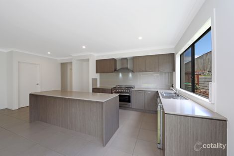 Property photo of 16 Garrard Crescent Clyde VIC 3978
