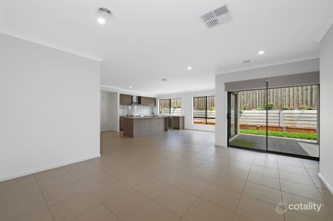 Property photo of 16 Garrard Crescent Clyde VIC 3978