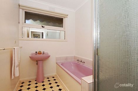 Property photo of 11 Daleglen Street Reservoir VIC 3073