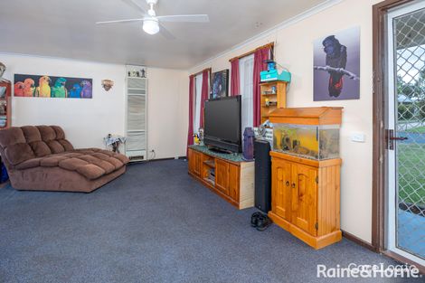 Property photo of 16 Warren Place Mount Austin NSW 2650