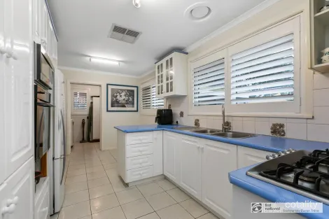 Property photo of 2 Nissen Court Seaholme VIC 3018