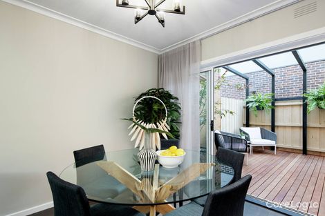 Property photo of 2/242 Woodland Street Strathmore VIC 3041