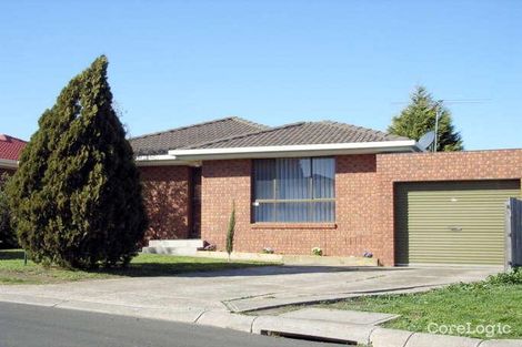 Property photo of 24 Pinnaroo Circuit Meadow Heights VIC 3048