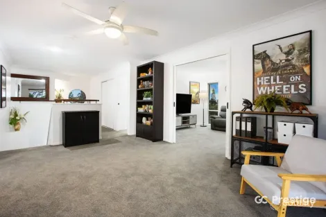 Property photo of 1 Moyenne Crescent Varsity Lakes QLD 4227