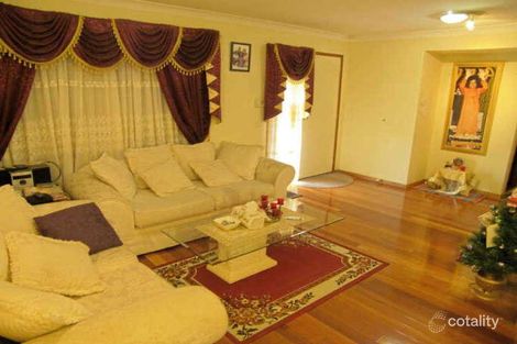 Property photo of 40 Aquilina Drive Plumpton NSW 2761