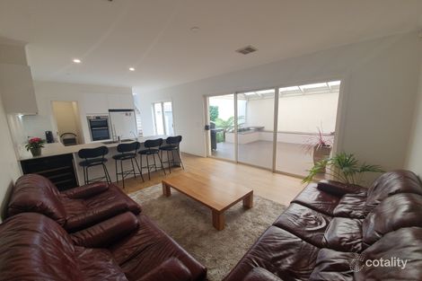 12 Canberra Pde, Port Melbourne, VIC 3207