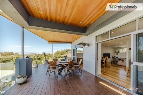 136 Bay View Dr, Little Grove, WA 6330