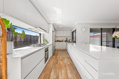 Property photo of 6 Pebblestone Circuit Clyde North VIC 3978