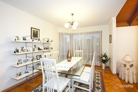 Property photo of 10 Incana Drive Mill Park VIC 3082