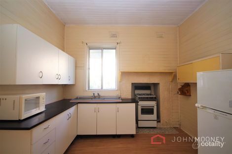 Property photo of 16 Travers Street Wagga Wagga NSW 2650