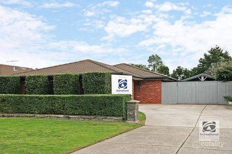 Property photo of 13 Lowther Court Cranbourne North VIC 3977