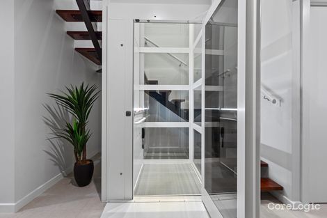 Property photo of 8948 The Point Circuit Hope Island QLD 4212