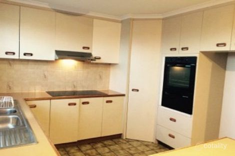 Property photo of 3 Robin Street Lakes Entrance VIC 3909