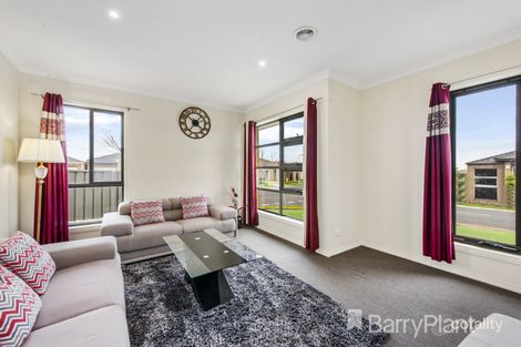 Property photo of 2 Ampelon Street Manor Lakes VIC 3024