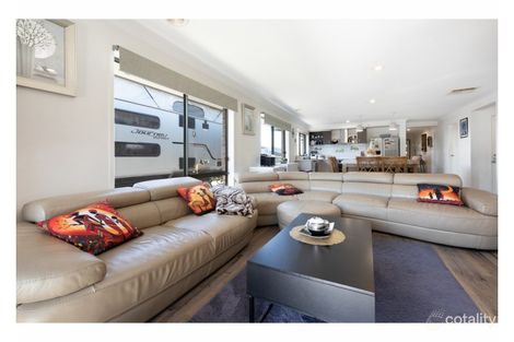 Property photo of 19 McLaren Boulevard Thurgoona NSW 2640