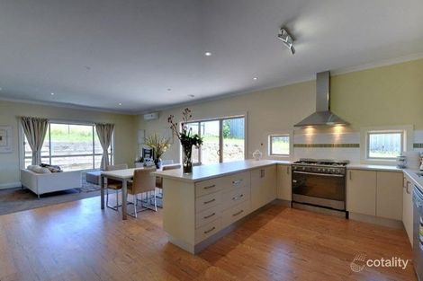 Property photo of 9 Pelican Walk Whittlesea VIC 3757