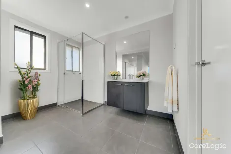 Property photo of 8 Caxton Close Clyde VIC 3978