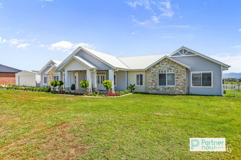 Property photo of 2 Rodeo Drive Hillvue NSW 2340