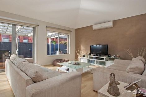 Property photo of 14 Ironbark Circuit Pakenham VIC 3810