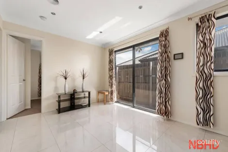Property photo of 11 Fairydale Street Harrison ACT 2914