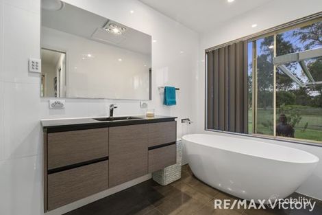 Property photo of 307 Bishop Road Beachmere QLD 4510