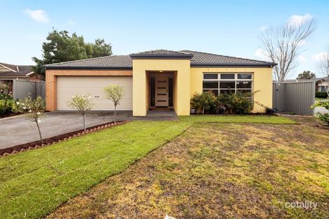 Property photo of 11 Reynard Place Cranbourne East VIC 3977