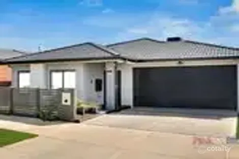 67 Fuchsia Dr, Rockbank, VIC 3335