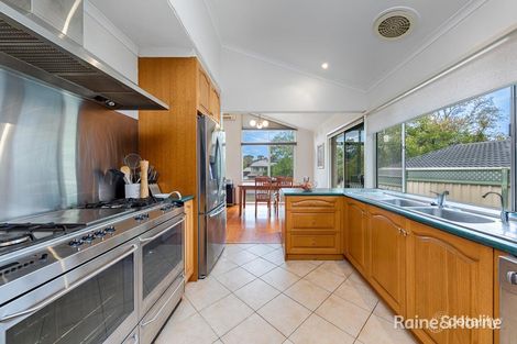 35 Vaughan St, Sunbury, VIC 3429