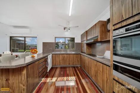 Property photo of 28 Riverside Crescent Innisfail Estate QLD 4860