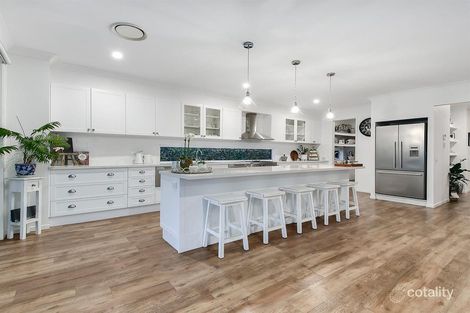 11 Howard St, Oxley, QLD 4075