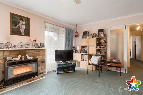 Property photo of 30 Longfellow Avenue Mooroolbark VIC 3138