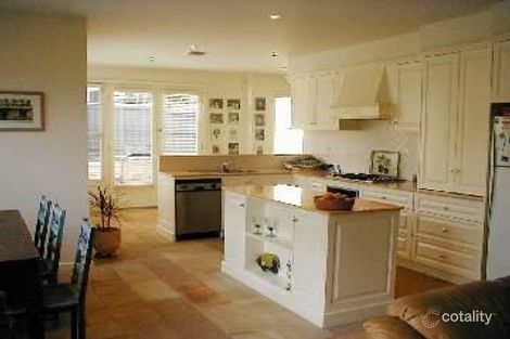 1/2 Clifton Gr, Hawthorn East, VIC 3123