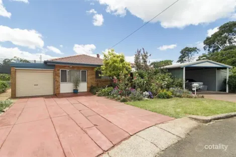 2 Whitefriars St, Rockville, QLD 4350