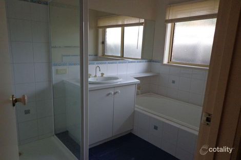 27 Meadowvale Dr, Grovedale, VIC 3216